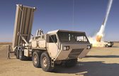 1:35 Dragon 3605 M1120 Terminal High Altitude Area Defense Missile Launcher (THAAD) Plastic Modelbouwpakket