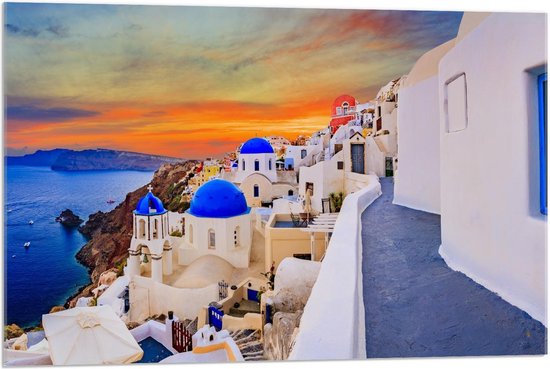 Acrylglas - Blauwe Daken in Santorini met Oranje Horizon - 90x60cm Foto op Acrylglas (Met Ophangsysteem)