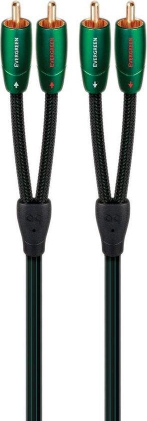 Twee groene Audioquest Evergreen RCA kabels met gouden connectoren.