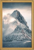 JUNIQE - Poster met houten lijst Sneeuw berg foto -13x18 /Grijs & Wit