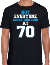 Not everyone looks this good at 70 cadeau t-shirt zwart voor heren - 70 jaar verjaardag kado shirt / outfit XL