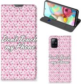 Hoesje Geschikt voor Samsung Galaxy A71 Bookcase Flowers Pink Don't Touch My Phone