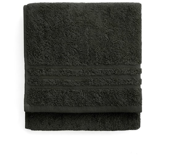 Donkergrijze badstof handdoek, gevouwen met een gestreepte bies.