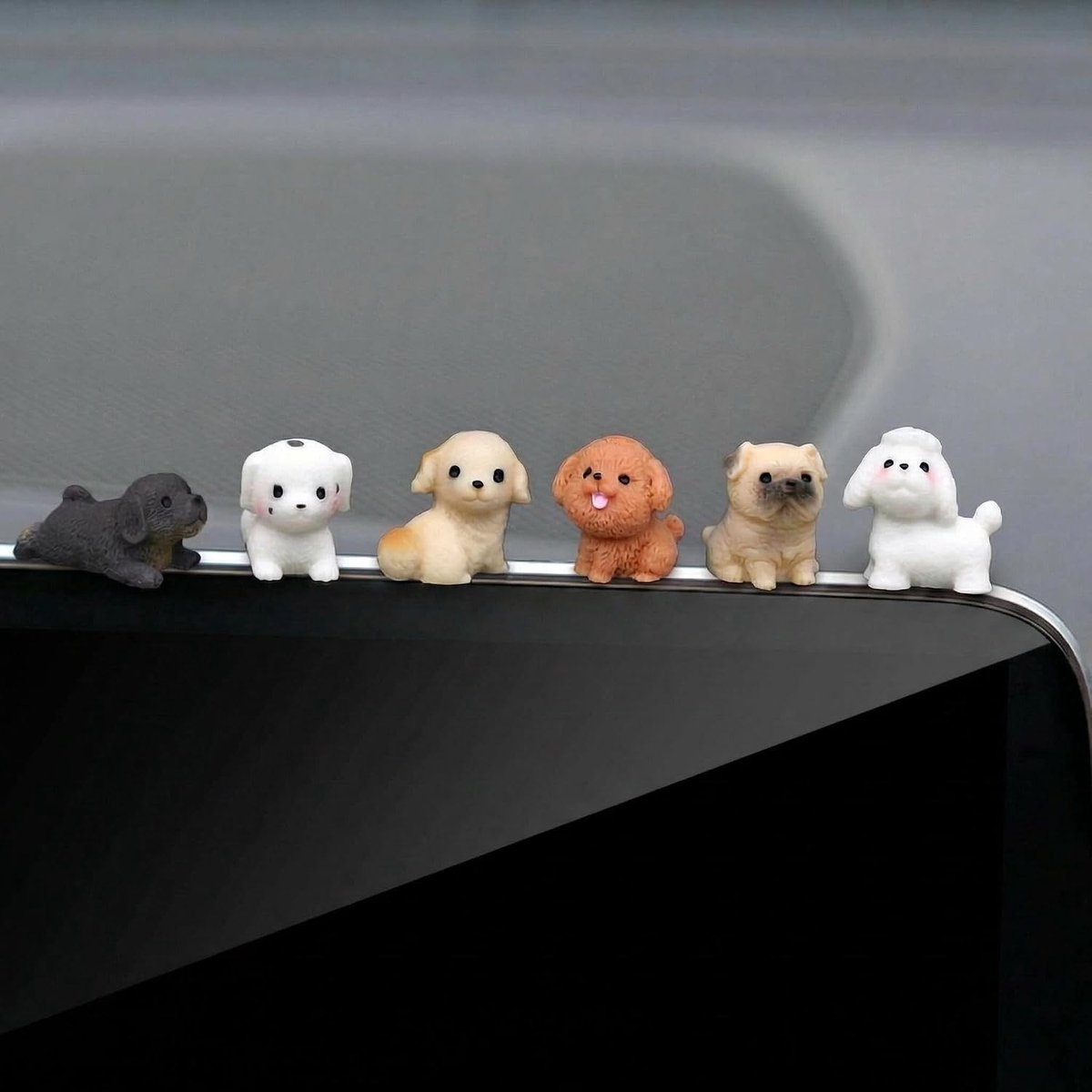 6 stuks mini poedel auto decoratieset schattige auto dashboard decoraties, realistische auto decor beeldje mini hond auto dashboard accessoires voor bureau, kantoor, auto interieur decoratie