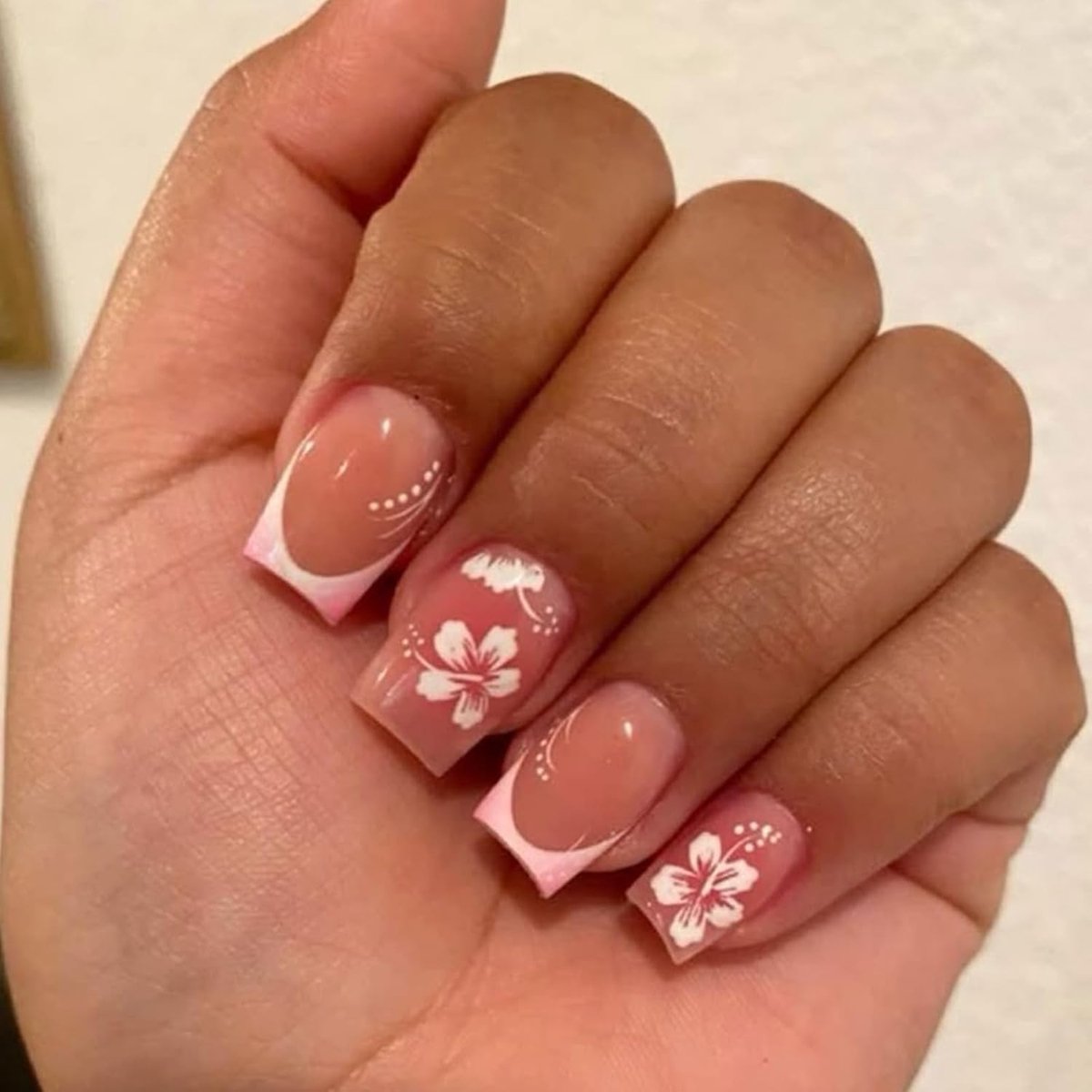Kunstnagels, kort, vierkant, roze, bloemen, acryl, volledige afdekking, ballerina, zelfklevend, natuurlijke nagels voor vrouwen en meisjes, doe-het-zelf manicure, 24 stuks