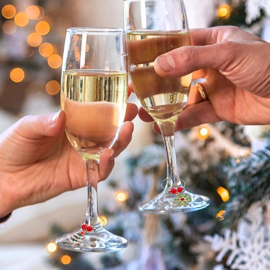 16 stuks Kerstmis wijnglas charmes ringen, herbruikbare kerst wijnglas hanger, kerst wijnglas marker, kerst emaille charmes, voor kerstfeesten, statafeldecoratie, wijnproeverijen — afbeelding 2