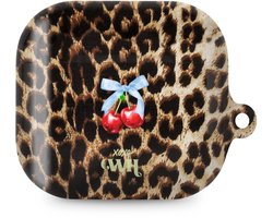 xoxo Wildhearts hoesje geschikt voor AirPods 5 - Cherry Wild - Ook als telefoonhoesje verkrijgbaar - schokbestendige case - koptelefoonhoes - Beschermhoes met met tijgerprint / luipaardprint - kers print - dierenprint hoesje - kersen panterprint