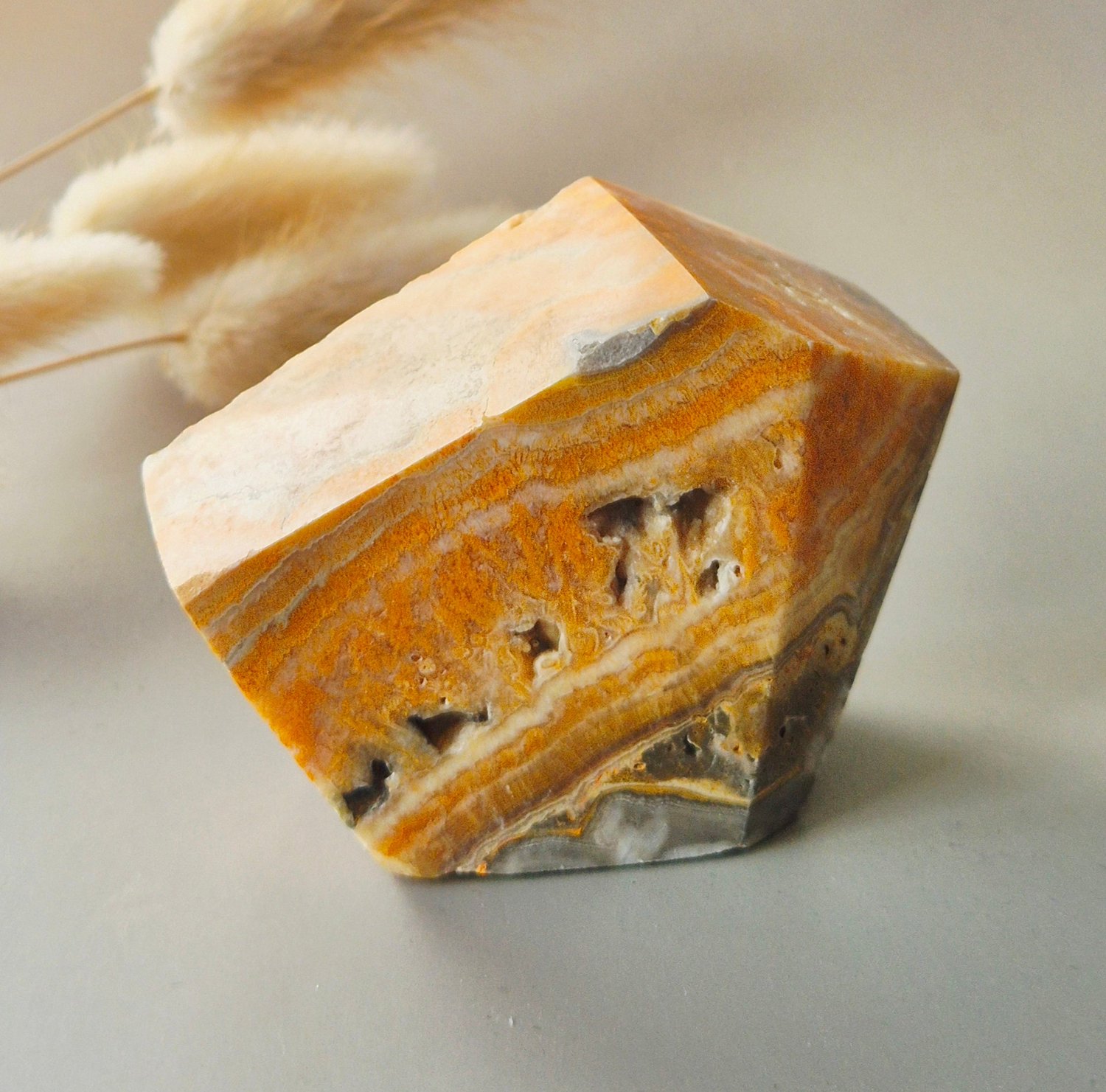 Moonlight Gemstones Bumblebee Jasper Freeform – F. 174 gram Meerkleurig