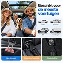 Zwarte hondengordel geschikt voor diverse voertuigen, te bevestigen via gordelgesp, Isofix of haak.