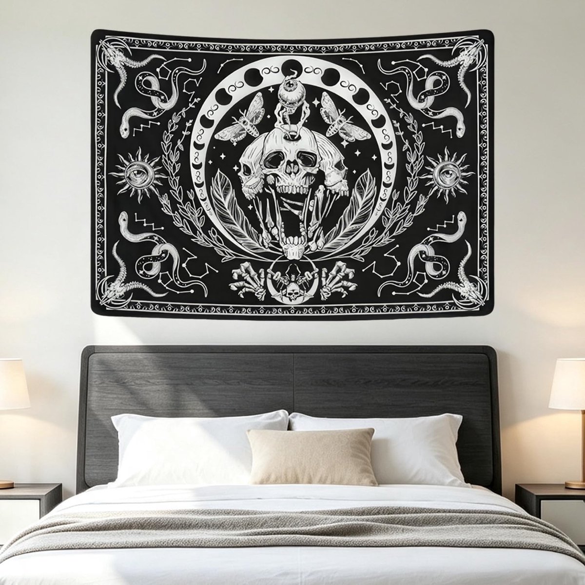 Zon & Maanfasen Skelet met Slangen en Motten, Zwart-Wit Galaxie Wanddecoratie, 150×130cm