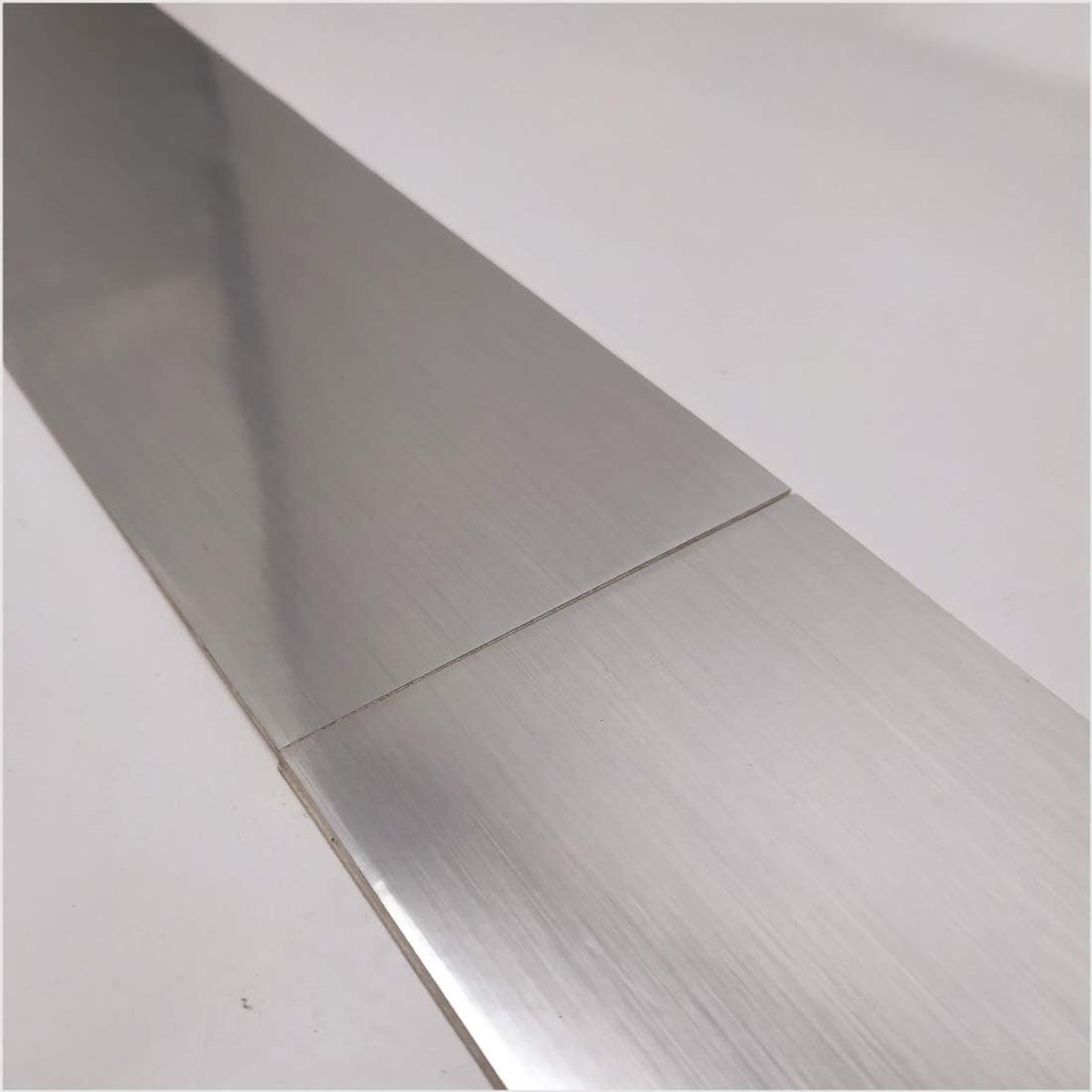 Zelfklevende rand met aluminium-effect, 10 cm x 1,2 ml, rand voor keuken, badkamer