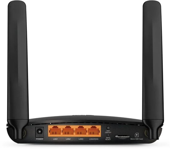Achterkant van zwarte 4G-router met vier LAN-poorten, stroomaansluiting, Micro SIM-kaartsleuf en twee antennes.