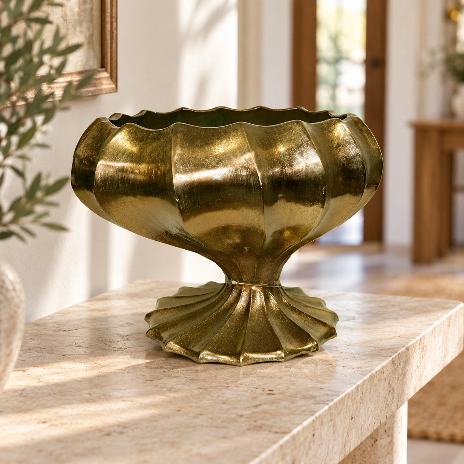 Hoppa! Brede lotusvaas op voet - Goud - 34 x 34 x 25 cm (B x D x H)