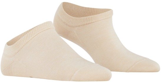 Paar beige Falke Active Breeze sneakersokken.