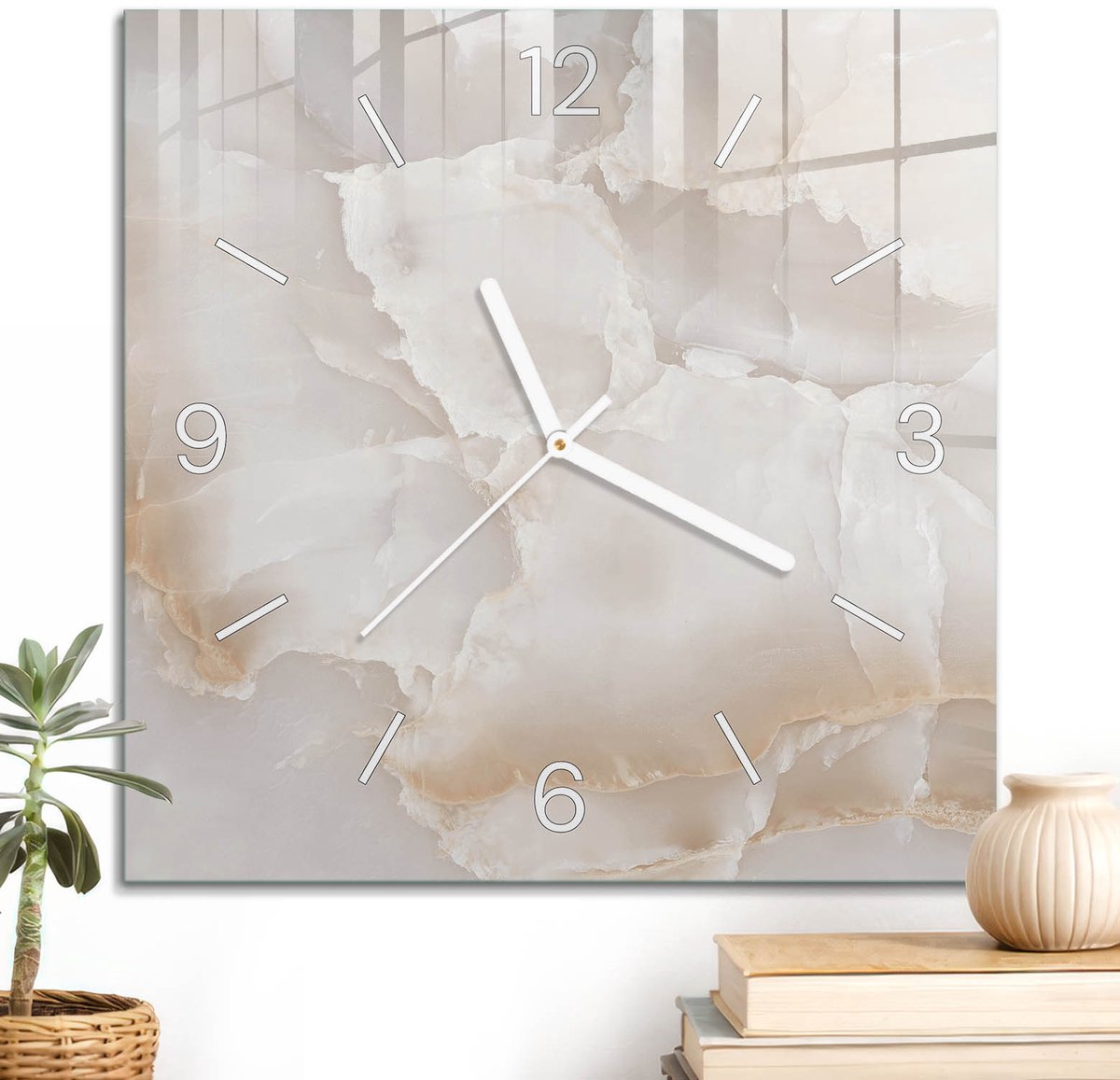 ArtPrintCave Beige Glazen Klok - 30x30 cm - Wandklok Vierkant - Verfijnde Elegantie Wandklok Keuken - Achtergronden En Patronen Unieke Klok - Witte Klokwijzers