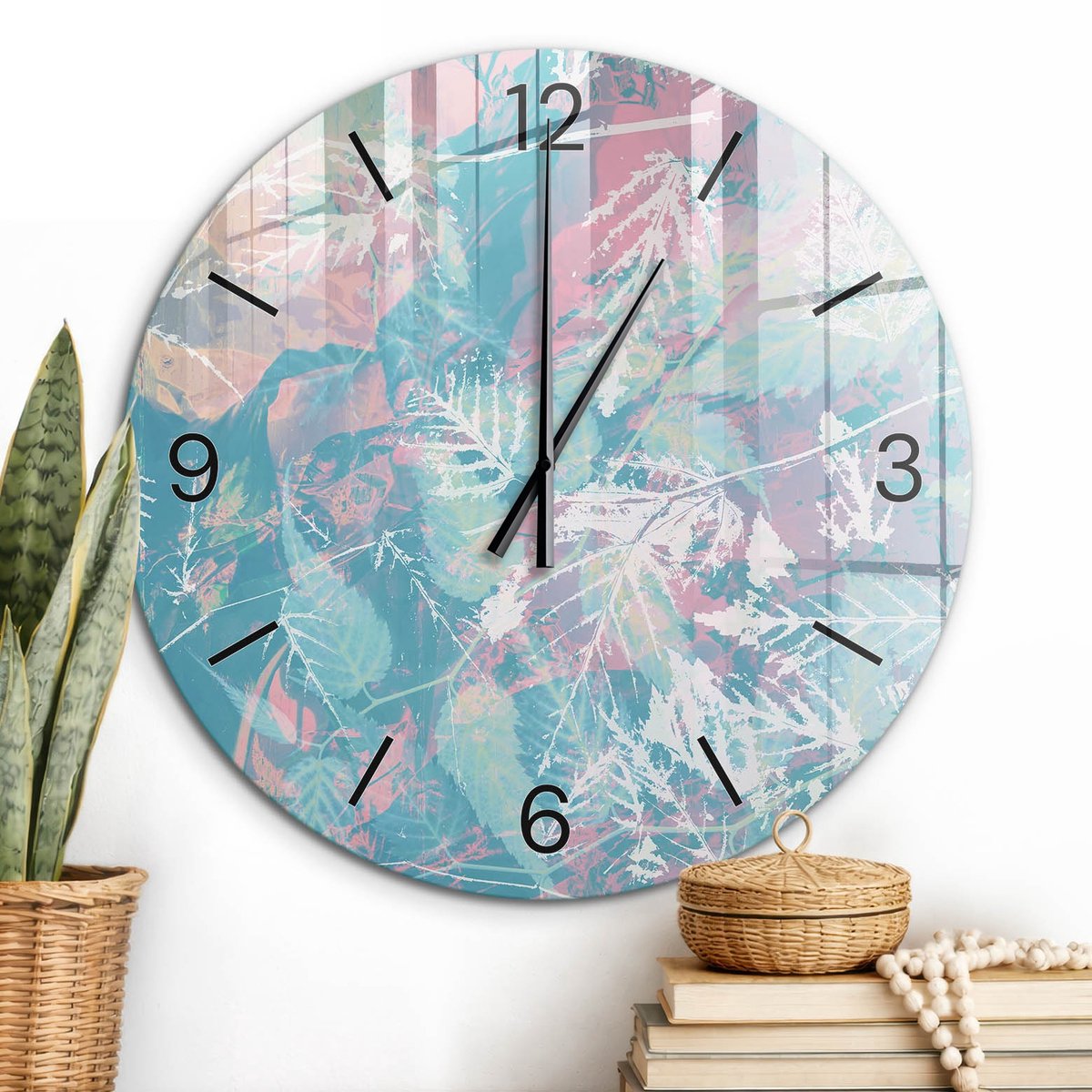 ArtPrintCave Roze Glazen Klok - Wandklok 60 cm - Muurklok Rond - Pastelkleurige Bladeren Wandklok Keuken - Bloemen En Planten Unieke Klok - Zwarte Klokwijzers