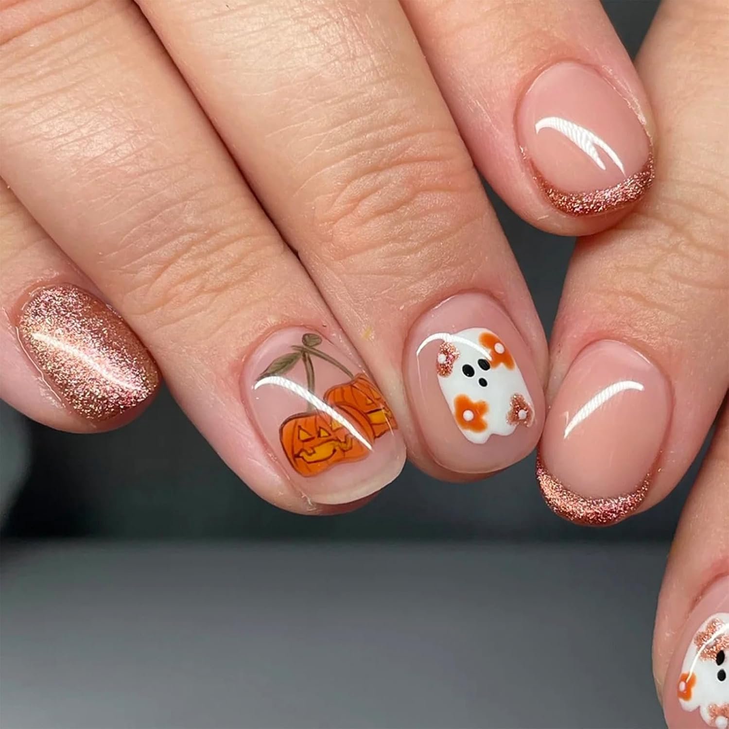24 stuks Halloween press-on nagels, kort, ovaal, nude roze kunstnagels