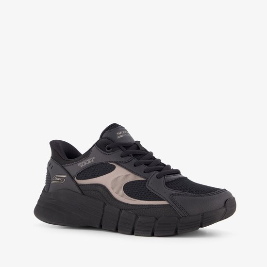 Zwarte Skechers Slip-ins sneaker in profiel met textuur op de zool en mesh details.