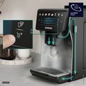 Zilverkleurige Siemens volautomaat met 'autoMilk Clean' functie, die melkresten reinigt.