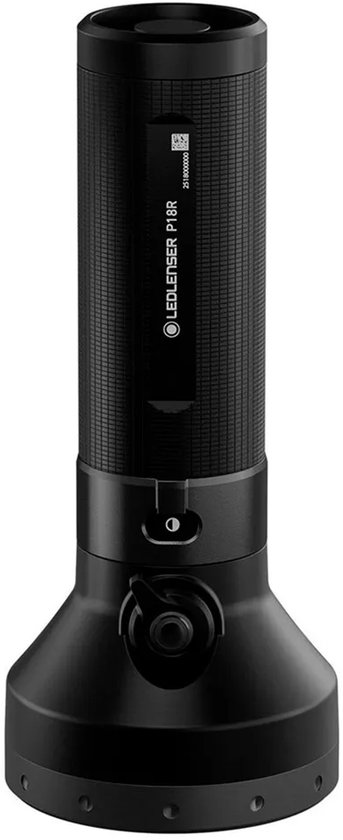 Zwarte Ledlenser P18R zaklamp in verticale positie, voorzien van een getextureerde greep en een grote kop.