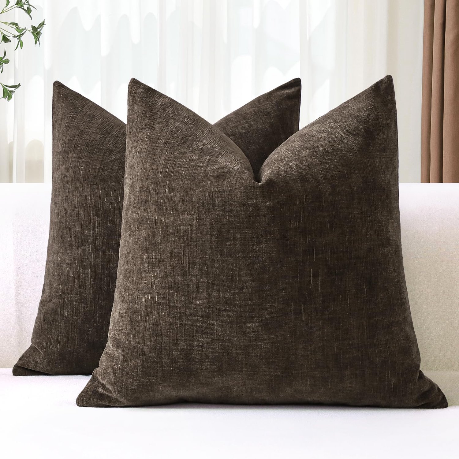 Famanu Set van 2 chenille kussenhoezen, decoratieve effen kussenslopen voor woonkamer en slaapkamer, 45 x 45 cm, bruin, perfect voor een warme en stijlvolle uitstraling in je interieur