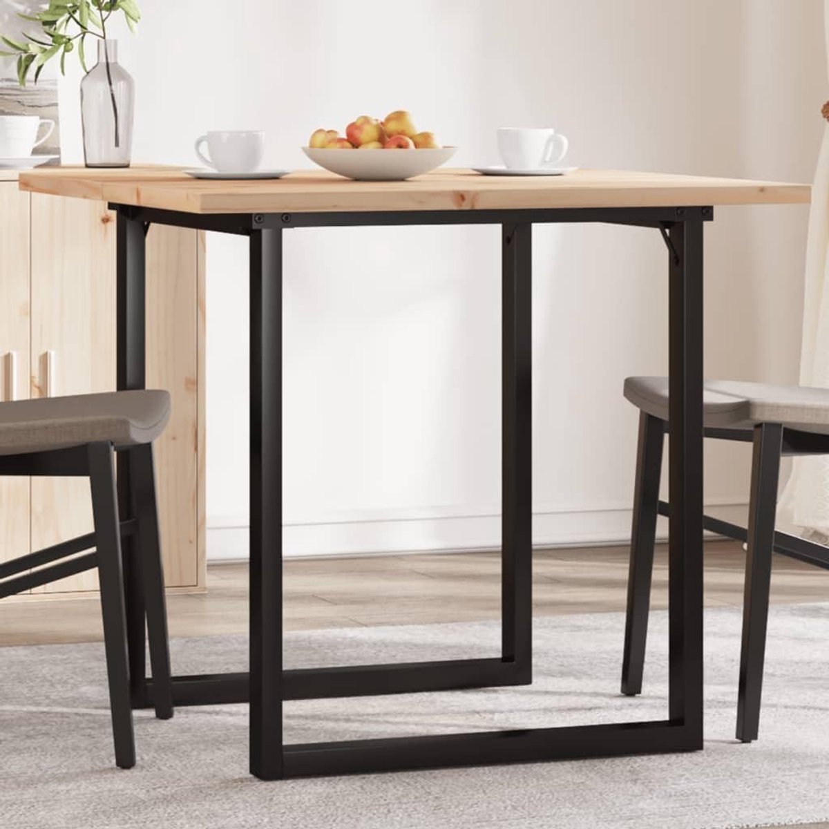 Eettafel van massief grenenhout, stabiele O-vormige structuur, robuust oppervlak voor familiediners