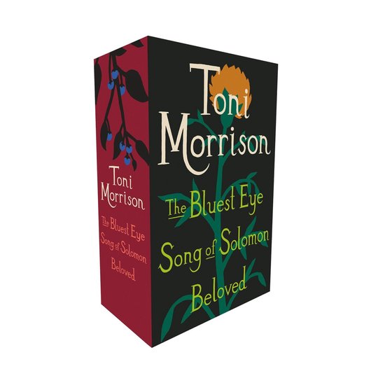 Box set met de boeken The Bluest Eye, Song of Solomon, en Beloved van Toni Morrison op een zwarte achtergrond met takken en bessen.