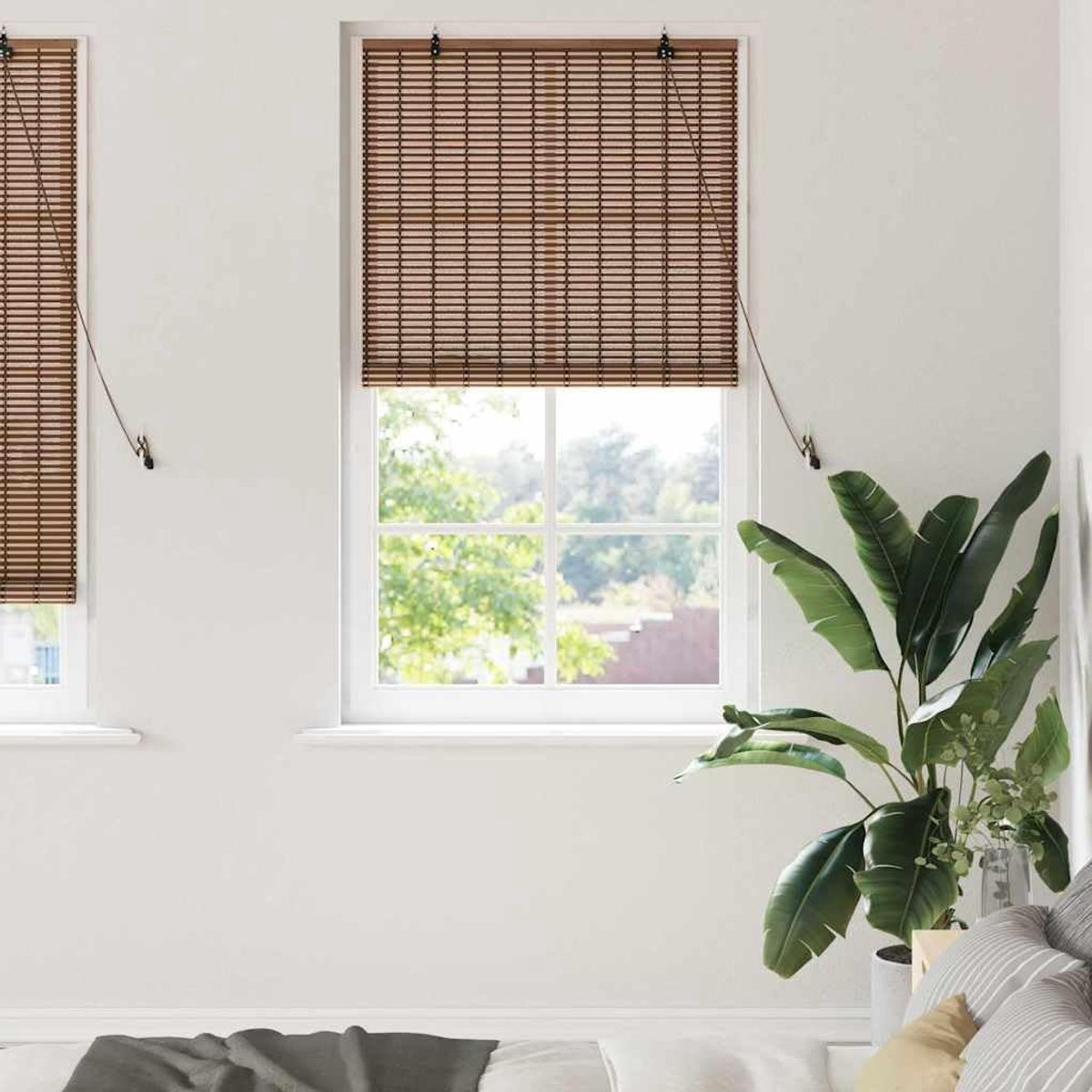 Bamboe rolgordijn voor buitenmontage met handmatig mechanisme, lichtfiltering en minimalistisch design voor woonkamer en slaapkamer