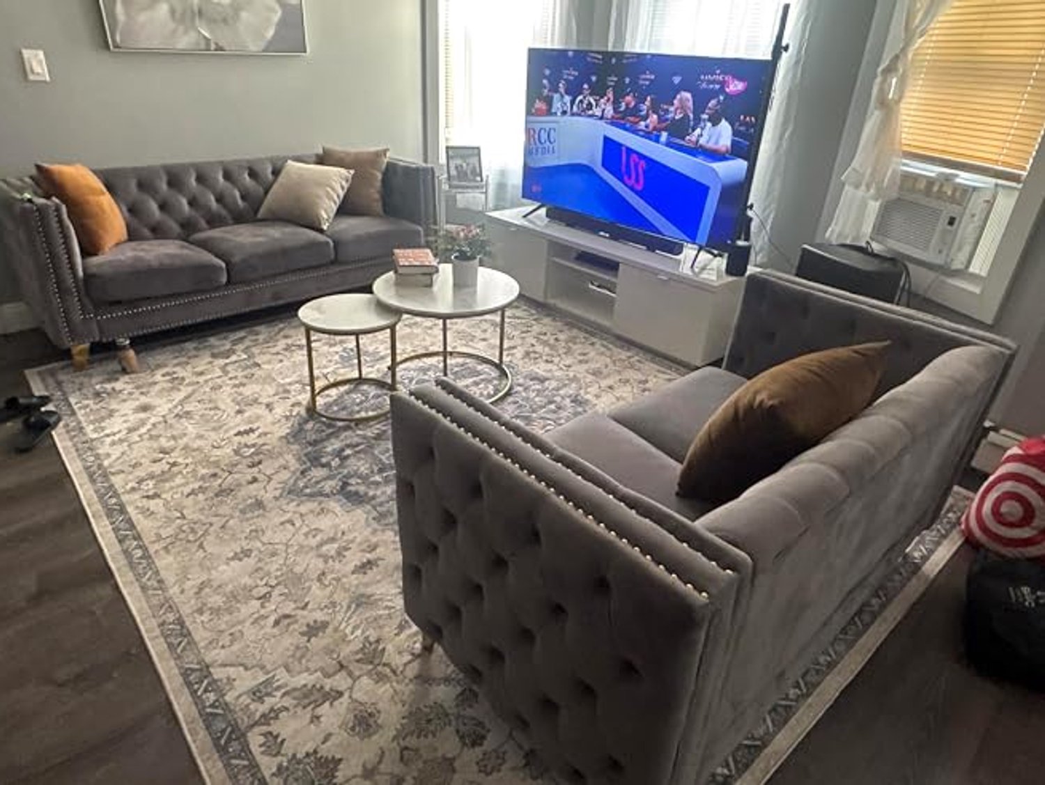 MIVRAY Chesterfield Bank 147,3 x 77,4 x 73,6 cm - Tweezits met Gecapitonneerde Knopen - Voor Woonkamer en Kantoor - Fluweel - Grijs