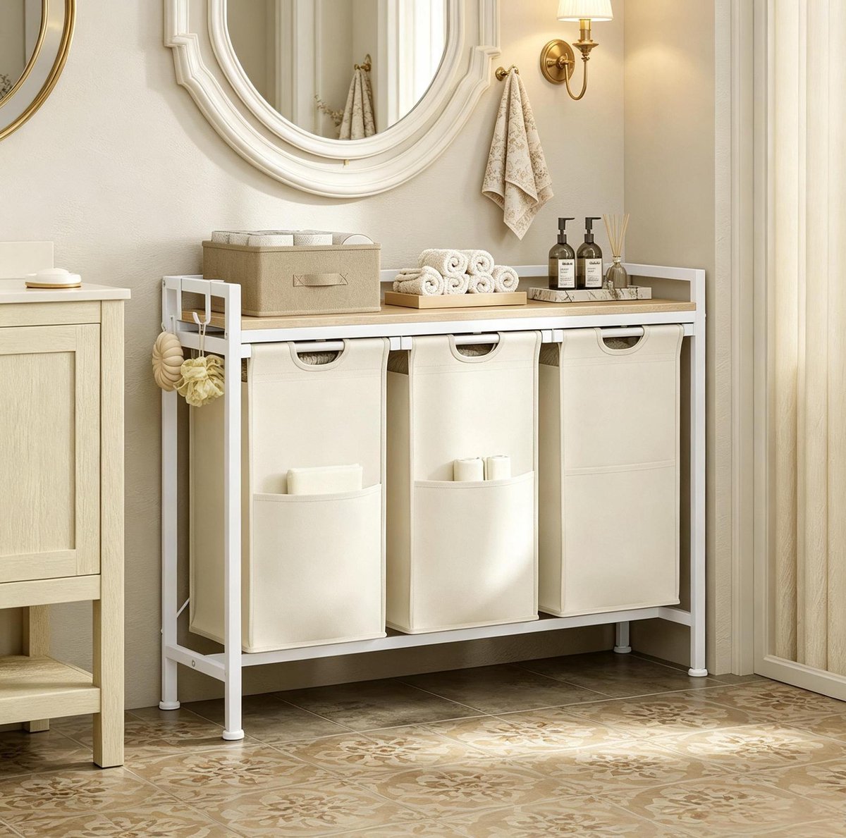 REDOM - Wasmand met 3 vakken - Uitneembare wasmanden - Badkamer opbergrek - Was-sorteerder - Metaal en hout - Lichte eik en wit - 96 x 30 x 71 cm