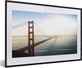 Fotolijst incl. Poster - Ochtendmist bij de Golden Gate Bridge in Californië - 60x40 cm - Posterlijst