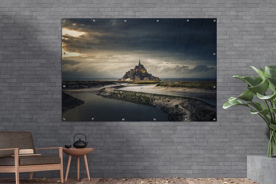 Ciel sombre sur le Mont Saint-Michel près de la Normandie en France Affiche de jardin 180x120 cm - Toile de jardin / Toile d'extérieur / Peintures d'extérieur (décoration de jardin) XXL / Groot format!