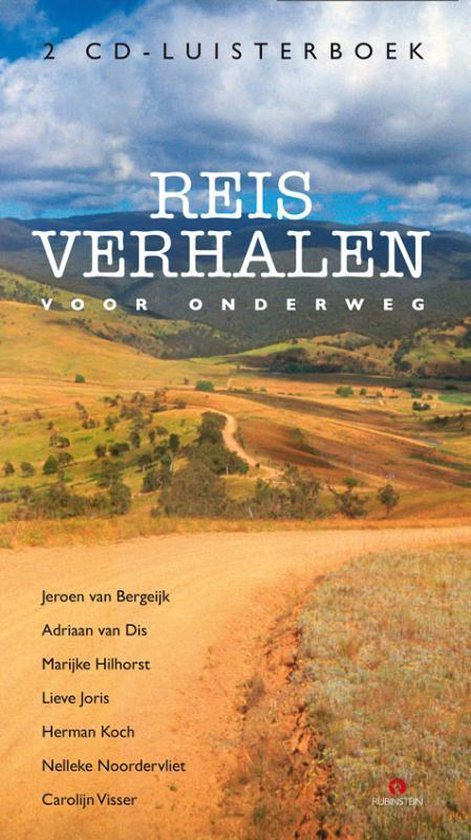 De voorkant van het luisterboek 'Reisverhalen voor Onderweg' met een foto van een landschap met heuvels en een weg. Titel en namen van de auteurs.