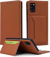 Voor Samsung Galaxy A31 Sterk magnetisme Vloeibaar gevoel Horizontaal Flip lederen tas met houder & kaartsleuven & portemonnee (bruin)