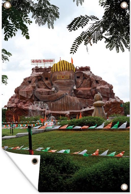 Ganesha temple avec de beaux drapeaux à Ahmedabad Jardin affiche