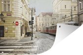 Tuindecoratie Praag - Tram - Rood - 60x40 cm - Tuinposter - Tuindoek - Buitenposter