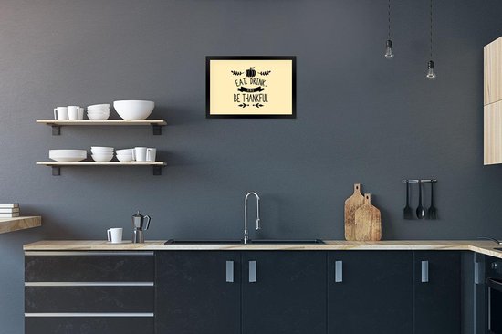 Fotolijst incl. Poster - Quote "Eat, Drink and be Thankful" wanddecoratie kerst pastel geel - 30x20 cm - Posterlijst - Kerstmis Decoratie - Kerstversiering - Kerstdecoratie Woonkamer - Kerstversiering - Kerstdecoratie voor binnen - Kerstmis
