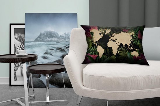 Coussins décoratifs - Coussin - Carte du monde couleur sable sur fond noir ornée de fleurs et de feuilles tropicales - 60x40 cm - Coussin en coton