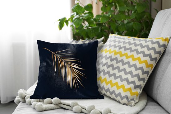 Sierkussen Feuilles dorées carrées pour l'intérieur - Feuille d' or avec des lames sur fond noir - 40x40 cm - Coussin intérieur carré en coton