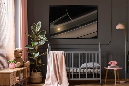 Image encadrée - Cadre photo La planète Saturne dans le système solaire 120x80 cm - Affiche encadrée (Décoration murale salon / chambre)
