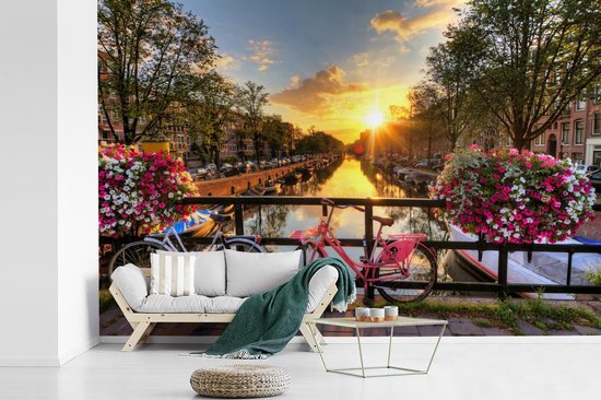 Behang - Fotobehang Fiets - Amsterdam - Lente - Breedte 360 cm x hoogte 240 cm