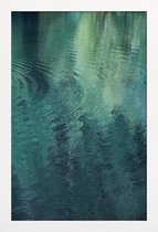 JUNIQE - Poster in houten lijst Forest In The Lake -30x45 /Groen &