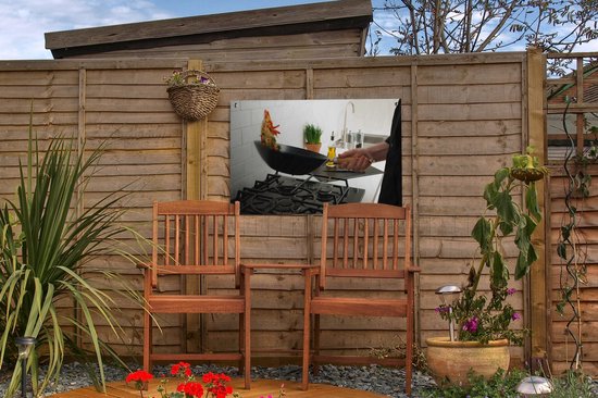 Homme cuisine avec un wok affiche de jardin 60x40 cm - petit - Tissu de jardin / Toile d'extérieur / Peintures pour l'extérieur (décoration de jardin)