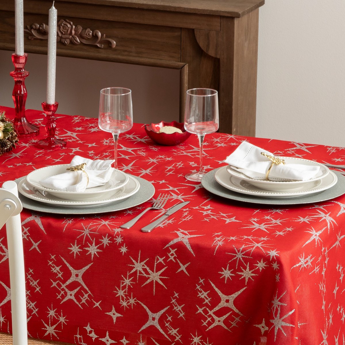 Fééric Lights and Christmas Tafelkleed Rood met Zilveren Sterren 140x240cm - Kersttafellaken - Rood