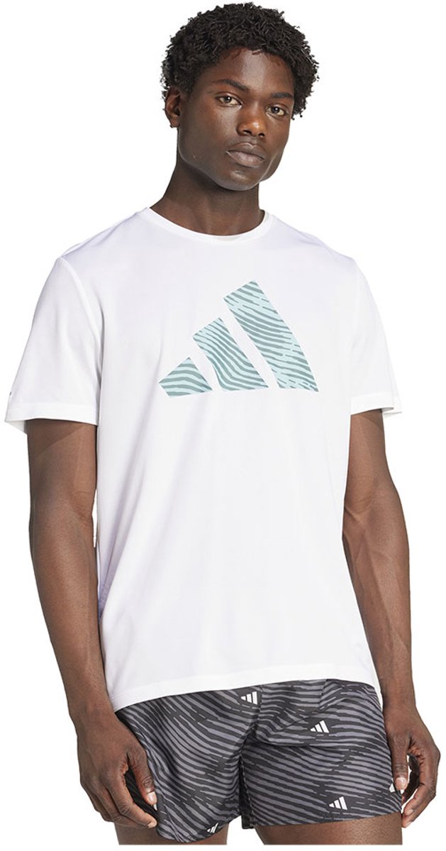 Adidas Adi365 Running Essentials Brand Love T-shirt Met Korte Mouwen Man Wit