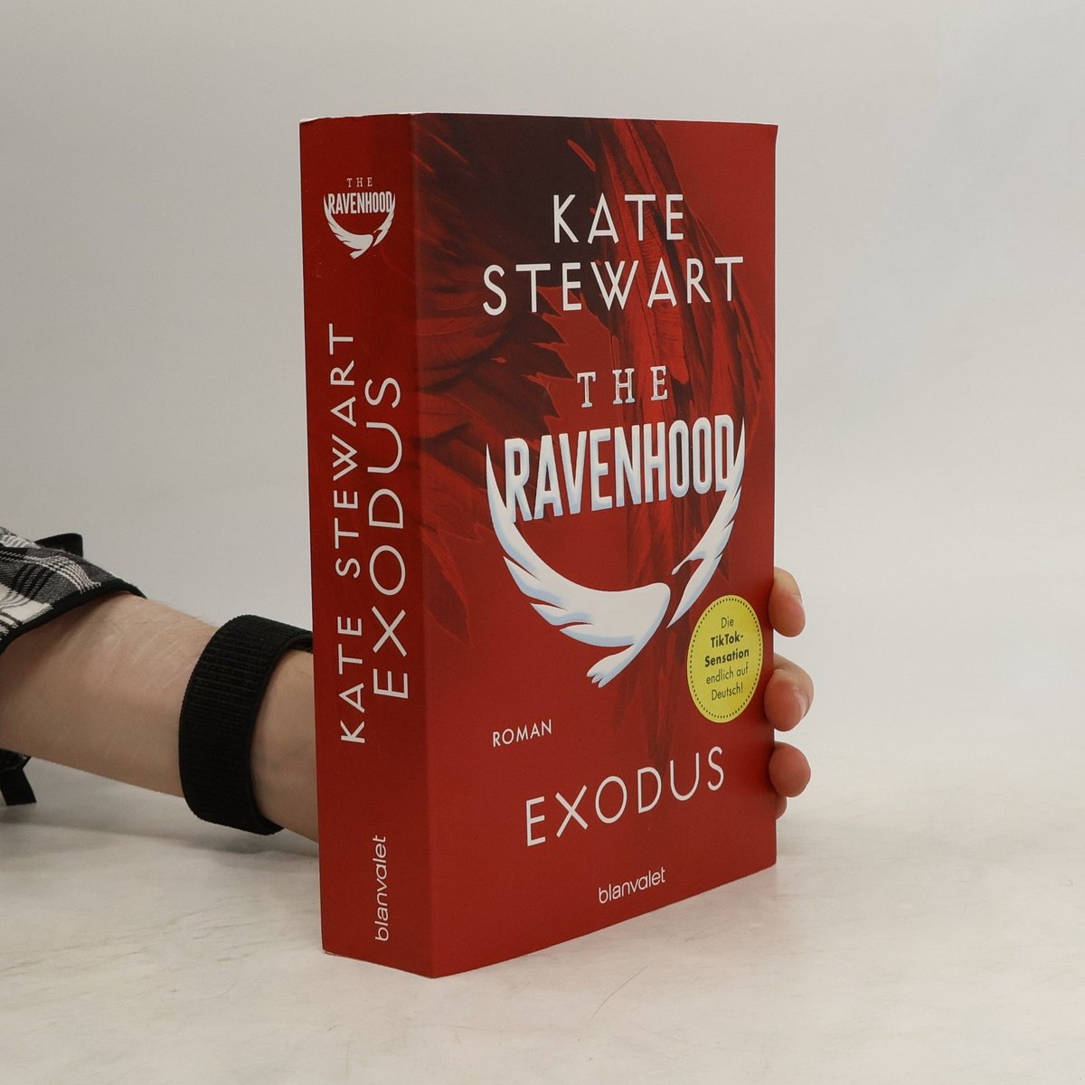 The Ravenhood - Exodus van E Kate Stewart