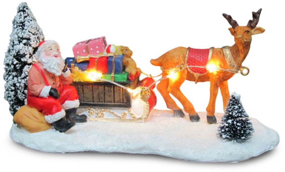 Kerstman Met Slee van Oosterik Home in traditionele kerststijl.