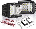 Twee zwarte 'Triple Row Side Shooter' LED-lampen met acht reflectoren, vier oranje LED's, en montageonderdelen.