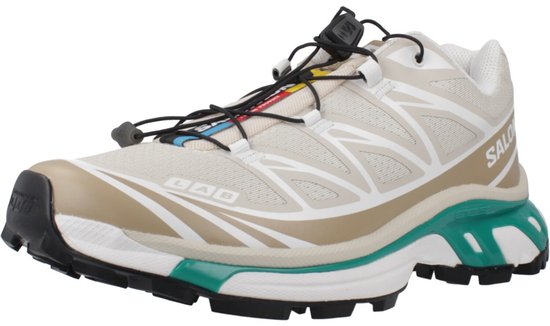 Salomon S-LAB XT-6 sneaker in beige, wit en groen met een quicklace-systeem.