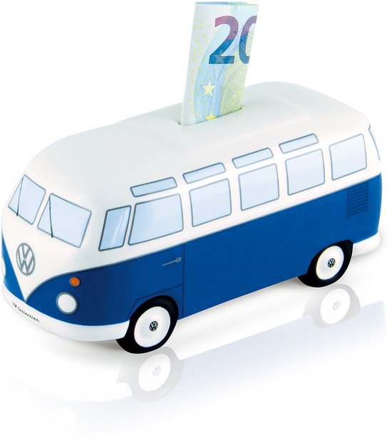 Blauwe en witte spaarpot in de vorm van een VW T1 busje, met 20 euro briefje.